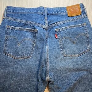 Levi's 501 Women’s Relaxed Fit Button fly Denim Jeans - Classic Blue 31 x 32